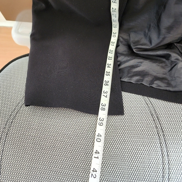 Tahari Arthur S. Levin women's dress coat. - Picture 5 of 8